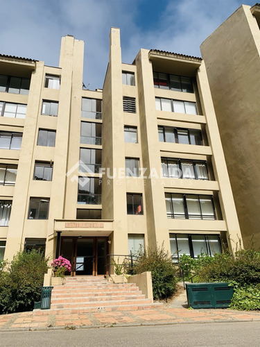 Departamento Amoblado En Venta De 3 Dorm. En Santo Domingo