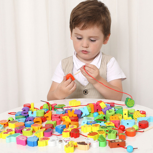 Los Juguetes Montessori Para Aprender A Mirar Y Deletrear Co