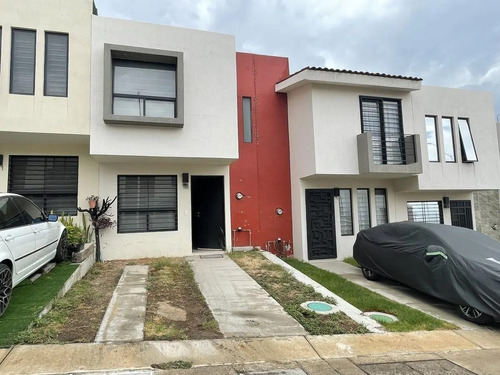 Casa Con Excelente Ubicación Y Estado De Conservación Arf