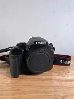 Cuerpo Canon T6 (incluye Estuche, Pila, Cargador)