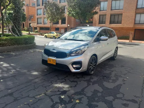 Kia Carens 2.0 Suv MT