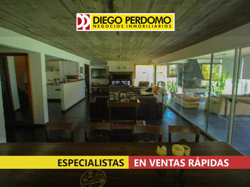 Casa De 4 Dormitorios En Venta. Marina Santa Lucia.