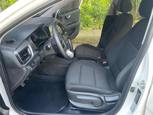 Kia Rio Vibrant 1.4 Mt