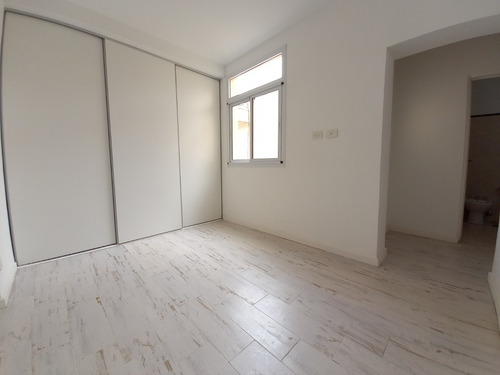 Imagen 4 de 11 de Moderno Ph 2 Amb. En Flores Con Terraza Y Parrilla