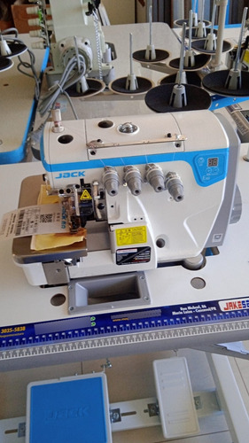 Maquina Overlok Ponto Cadeia Direct Drive E4s-4-m03/333 Jack Branco
