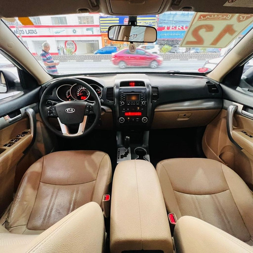 Imagem 12 de 12 de Kia Sorento 2.4 Completo 2012 Branca 4x2 Único Dono