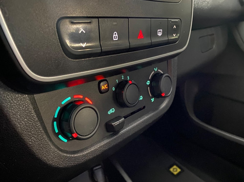 Imagem 13 de 20 de Renault Kwid 1.0 12v Sce Zen 2019