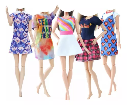 QoFina Roupas para Barbie roupa sapatos roupa roupa para bonecas Barbie  sapatos de vestir saias acessórios para bonecas, jóias, cabides, presente  para meninas : : Brinquedos e Jogos