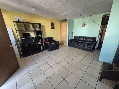 Casa En Venta De 3 Dorm.1 Baño En Colina