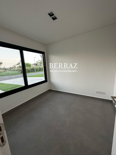 Casa Venta 4 Dormitorios Barrio Ceibos Lote De 303 M2 Puertos Del Lago, Escobar