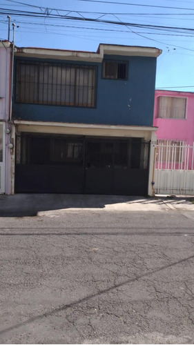 Casa En Venta En Toluca, Ubicada En La Colonia Santa Maria De Las Rosas