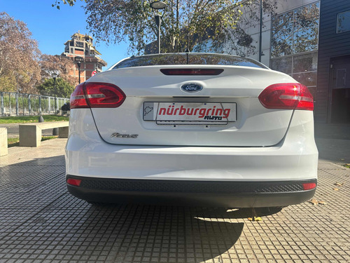 Ford Focus III 1.6 Sedan S