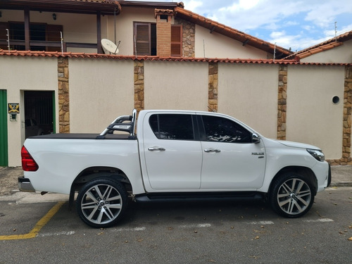 Toyota Hilux 2017 2.7 Srv Cab. Dupla 4x2 Flex Aut. 4p
