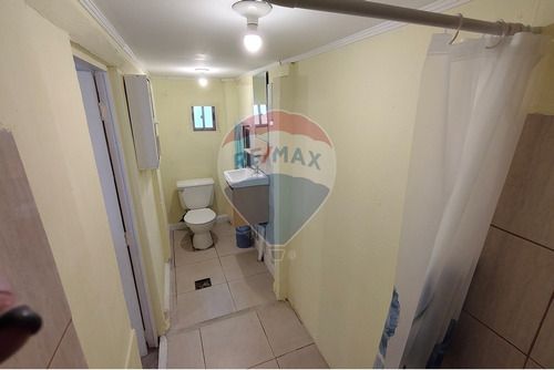Casa Con Amplio Jardín Y Buena Conectividad
