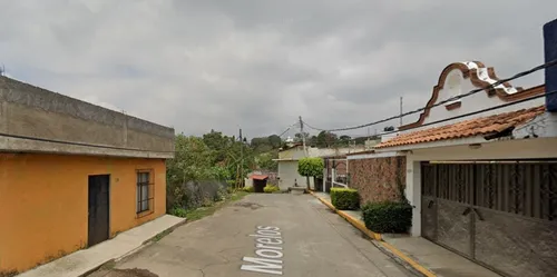 Aproveche Gran Oportunidad, Casa De Remate Bancario En Calle Morelos, Ocotepec, Cuernavaca, Morelos.