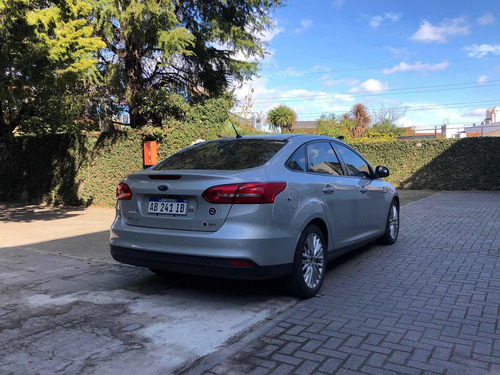 Imagen 3 de 13 de Ford Focus Iii 2.0 Sedan Se Plus At6 2017