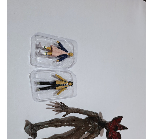 Stranger Things Demogorgon Mike & Eleven Bandai Loose 18 Cms (Usado)