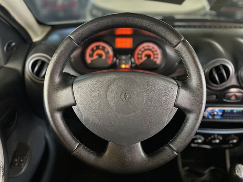 Renault Sandero 1.0 AUTHENTIQUE 16V FLEX 4P MANUAL