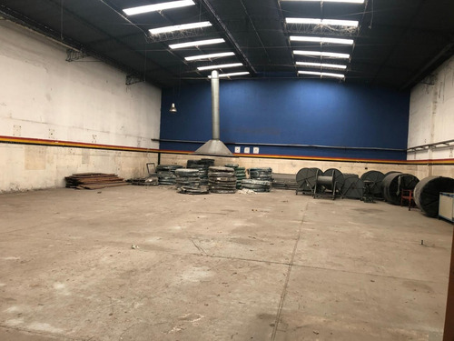 Imagen 3 de 25 de Venta De Deposito De 780 M2 En Pompeya