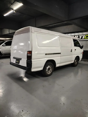 Mitsubishi L300