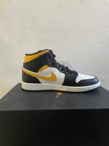 Jordan 1 Mid Polen 27.5 Mx Original (Usado)