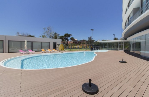 Apartamento Muy Cerca De La Peninsula Y De La Playa, Cuenta Con 2 Dormitorios, 2 Baños, Living-comedor, Cocina , Terraza Y Garaje.- Ref: 1910