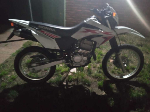 Permuto Por Auto Honda Xr Tornado 250