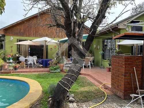 Casa En Venta De 4 Dorm. En Ñuñoa