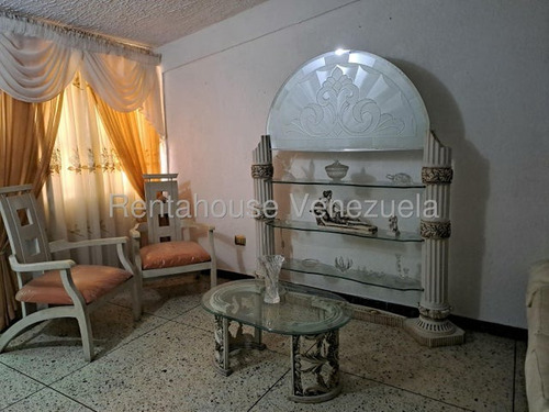 Jip 25-22651. Rent-a-house Vende Comoda Y Espaciosa Casa De 93 Mts2, Totalmente Remodelada Y Equipada, Cocina Concepto Abierto Con Tope De Granito, 3 Hab Y 2 Baños. Urb. Prados La Encrucijada, Cagua
