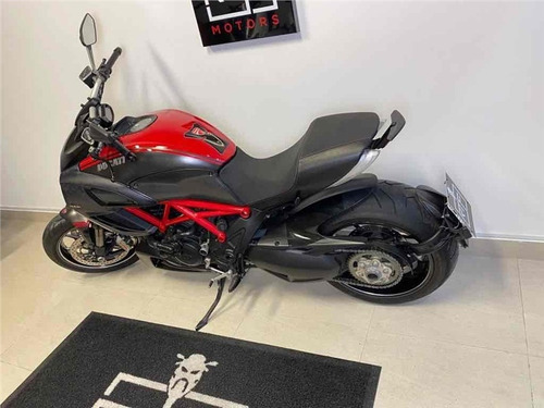 Imagem 9 de 11 de Ducati Diavel Carbon