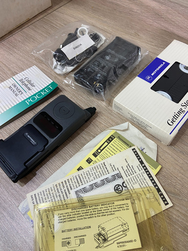 Celular Motorola Dynasty 52122 P/ Colecionadores Preto (Usado)