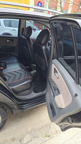 Volkswagen Suran 1.6 Trendline 11b