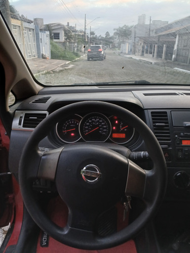 Nissan Tiida Sedan 1.8 Flex 4p