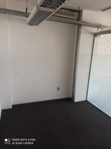 Oficina De 300m2, 8 Privados. 18 De Julio Y Martin C. Martínez