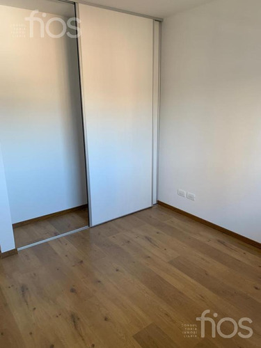 Venta-departamento -dos Dormitorios-cochera- Microcentro-