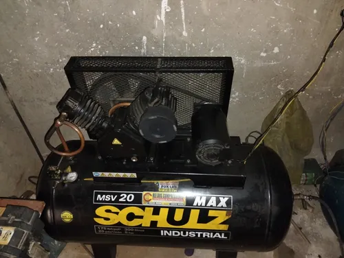 Vender-se Compressor Industrial, Com 8 Meses De Uso