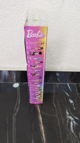 Barbie Fashionista 2023 (Usado)
