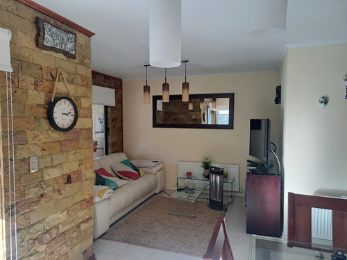 Casa Sólida Con Piscina En Condomio