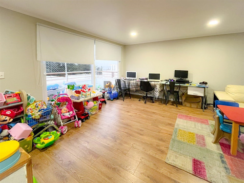 Casa En Venta De 3 Dorm. En Concón