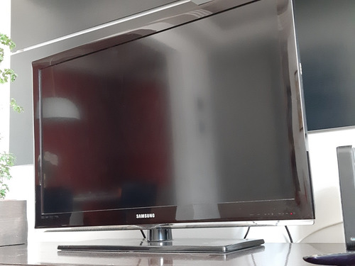 Imagem 1 de 5 de Tv Televisão Samgung 40 Polegadas Full Hd - Lcd - Series 5
