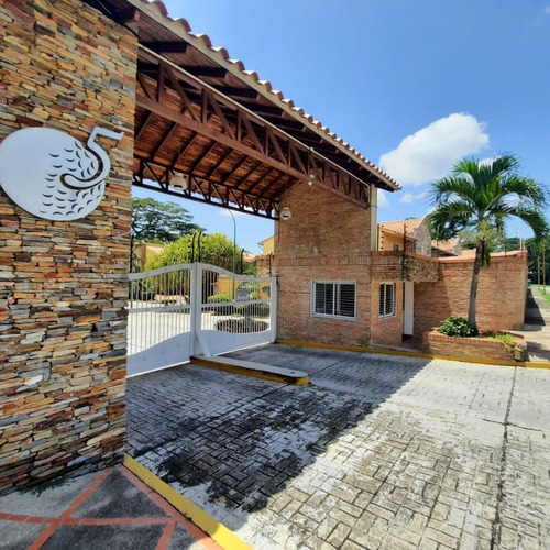 Imagen 10 de 10 de Yohandys Castillo Vende Town House En San Diego Country Clud