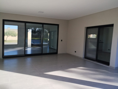 Casa San Matias 4 Dormitorios A Estrenar Con Pileta