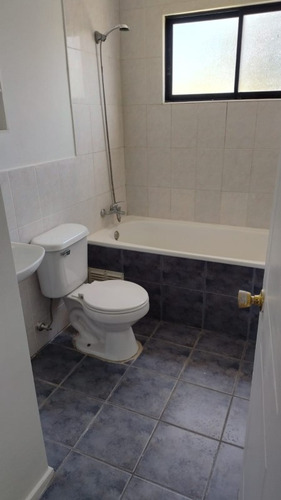 Casa 3 Dorm, 2 Baños En Arriendo