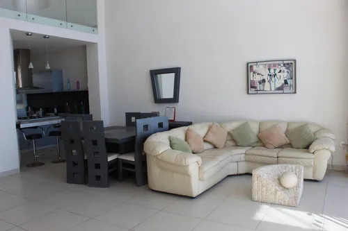 Casa Moderna Con Alberca Y Jardín, En Fraccionamiento Con Seguridad