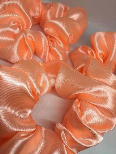 Imagen 6 de 9 de 12 Scrunchies Raso Satén Colitas Para El Pelo X Mayor