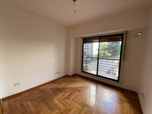 Venta Departamento De 3 Ambientes Con Dependencia Y Cochera En Recoleta, Barrio Norte