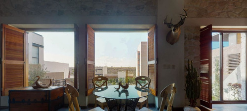 Preciosa Residencia En Misión San Jerónimo, Doble Altura, Jardín, 300 M2