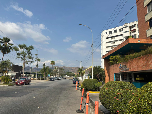Alquiler Apto En Mañongo, Frente A Sambil, Amoblado Y Equipado 350$ Mml Clientes