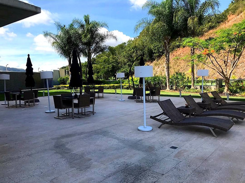 Imagen 20 de 25 de Se Vende Apto 140m2 2h+s/2b+s/2p Lomas De Los Campitos