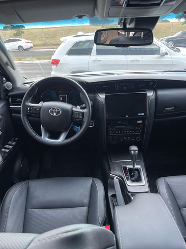 Toyota SW4 2.8 Tdi Srx Platinum 7L 4X4 Aut. 5P